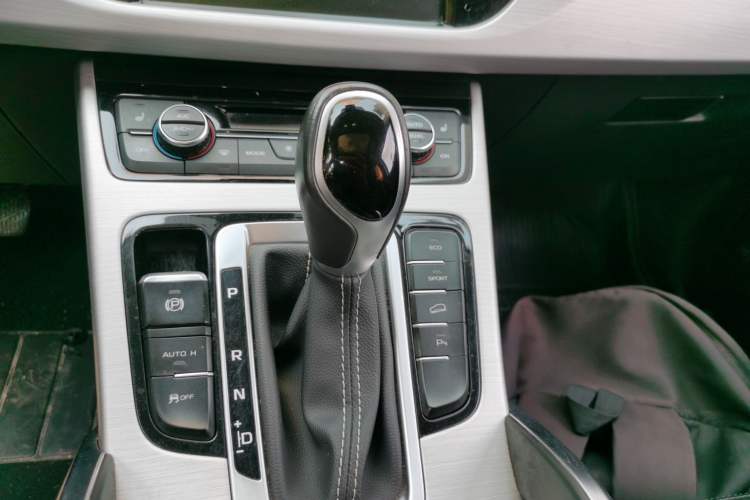 Used Geely Auto Emgrand X7 Sport 2016 1.8TD Automatic Smart Model Gear Lever