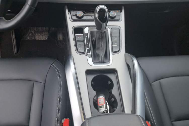 Used Geely Auto Emgrand X7 Sport 2016 1.8TD Automatic ZhiShang Model Gear Lever