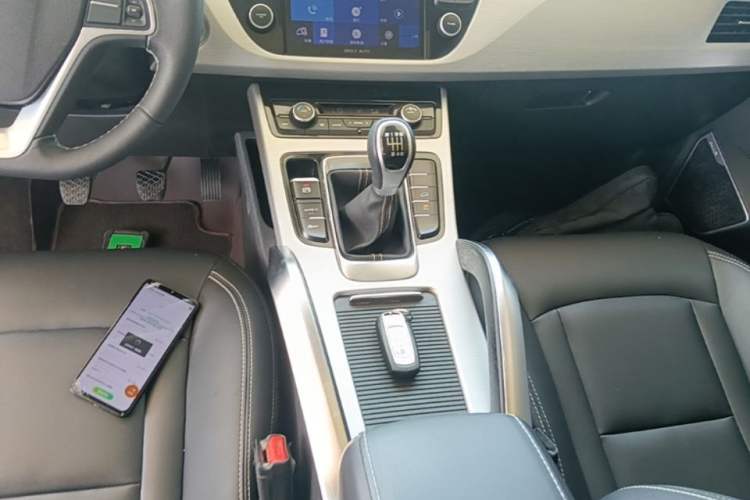 Used Geely Auto Emgrand X7 Sport 2016 2.0L Manual ZhiShang Version Gear Lever