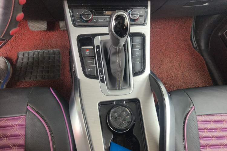 Used Geely Auto Emgrand X7 Sport 2016 1.8TD Automatic Smart Model Gear Lever