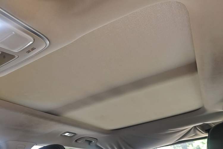 Used Geely Auto Emgrand X7 Sport 2016 1.8TD Automatic Smart Model Headliner