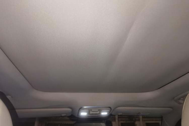 Used Geely Auto Emgrand X7 Sport 2016 1.8TD Automatic All-Wheel-Drive ZhiZun Edition Headliner