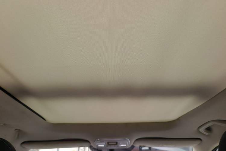 Used Geely Auto Emgrand X7 Sport 2016 2.0L Manual ZhiShang Version Headliner