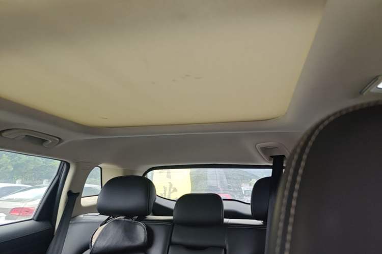 Used Geely Auto Emgrand X7 Sport 2016 1.8TD Automatic Smart Connectivity Version Headliner