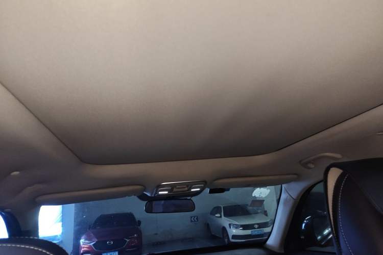 Used Geely Auto Emgrand X7 Sport 2016 1.8TD Automatic Smart Connectivity Version Headliner