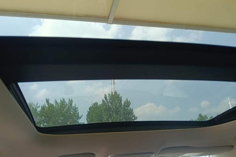Used Geely Auto Emgrand X7 Sport 2016 2.0L Manual ZhiShang Version Headliner