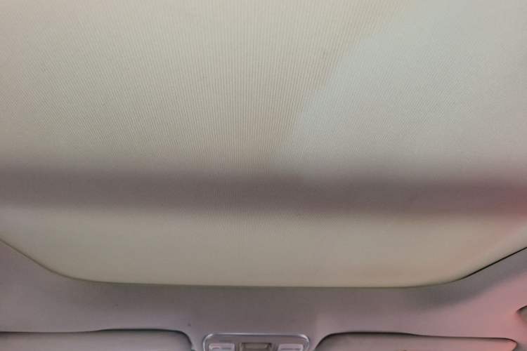 Used Geely Auto Emgrand X7 Sport 2016 1.8TD Automatic Smart Model Headliner