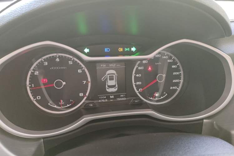 Used Geely Auto Emgrand X7 Sport 2016 2.0L Manual ZhiShang Version Instrument Cluster