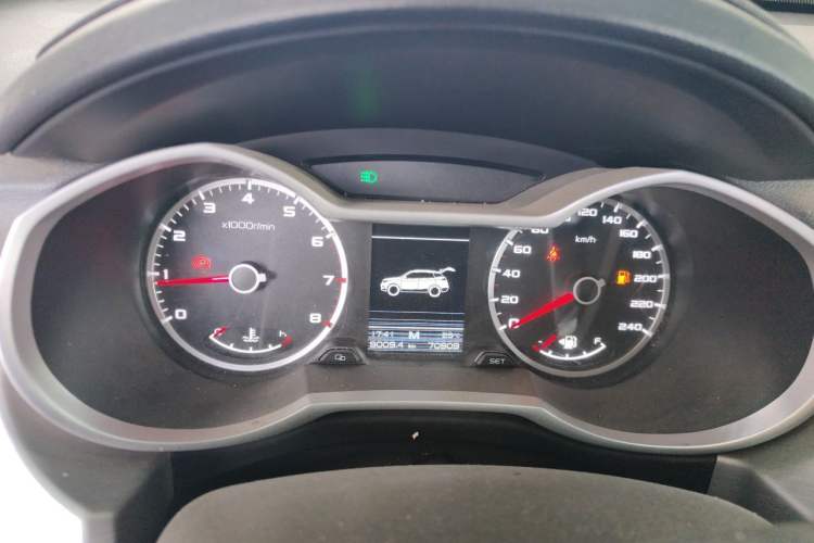 Used Geely Auto Emgrand X7 Sport 2016 2.0L Manual ZhiShang Version Instrument Cluster