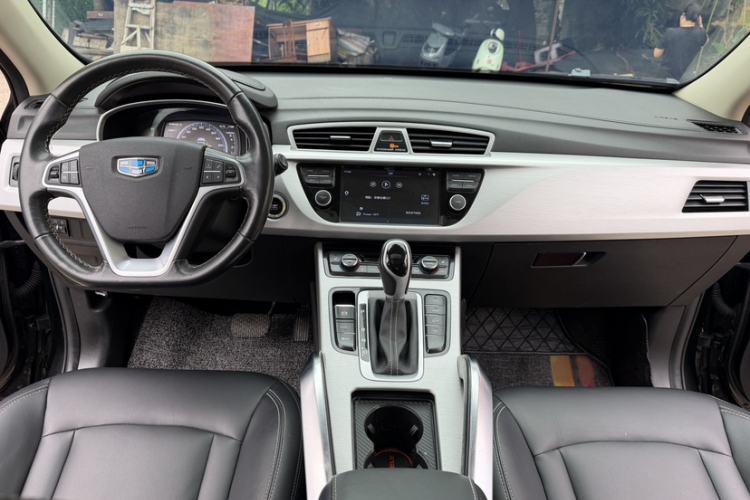 Used Geely Auto Emgrand X7 Sport 2016 1.8TD Automatic Smart Model Interior 1