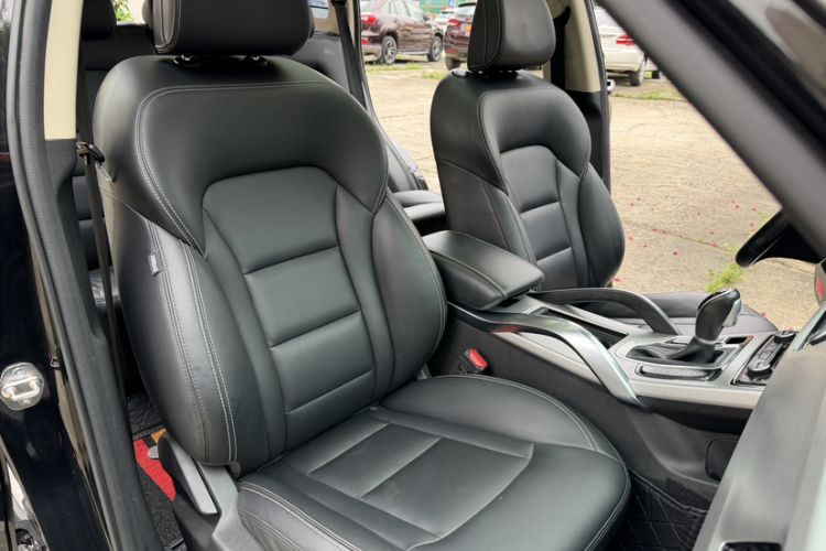 Used Geely Auto Emgrand X7 Sport 2016 1.8TD Automatic Smart Model Interior 2
