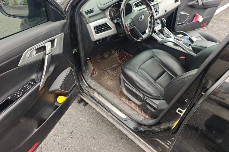 Used Geely Auto Emgrand X7 Sport 2016 1.8TD Automatic Smart Connectivity Version Interior 3