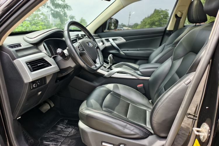 Used Geely Auto Emgrand X7 Sport 2016 1.8TD Automatic Smart Model Interior 3