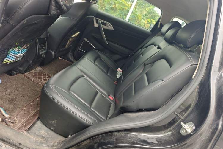 Used Geely Auto Emgrand X7 Sport 2016 1.8TD Automatic Smart Connectivity Version Interior 4