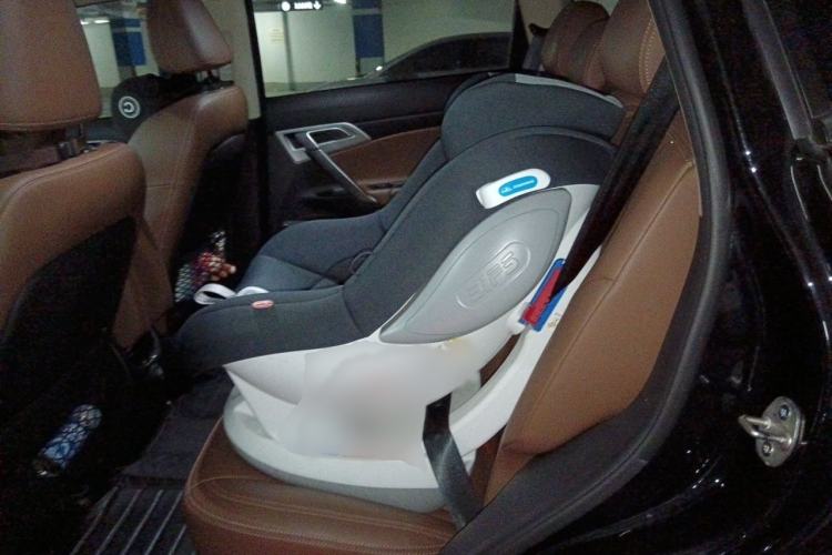 Used Geely Auto Emgrand X7 Sport 2016 1.8TD Automatic All-Wheel-Drive ZhiZun Edition Interior 4