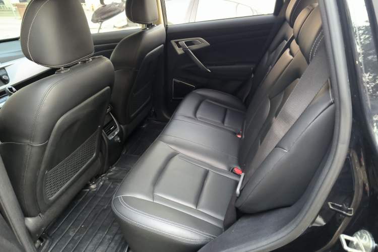 Used Geely Auto Emgrand X7 Sport 2016 1.8TD Automatic Smart Model Interior 4