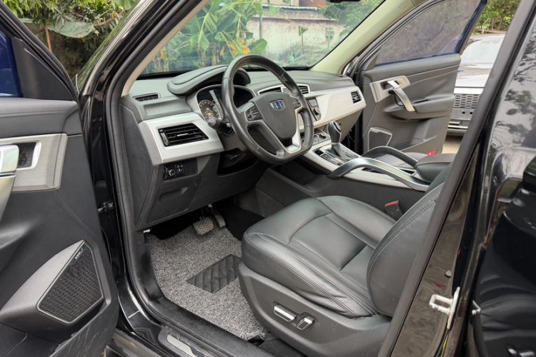 Used Geely Auto Emgrand X7 Sport 2016 1.8TD Automatic Smart Model Interior 9