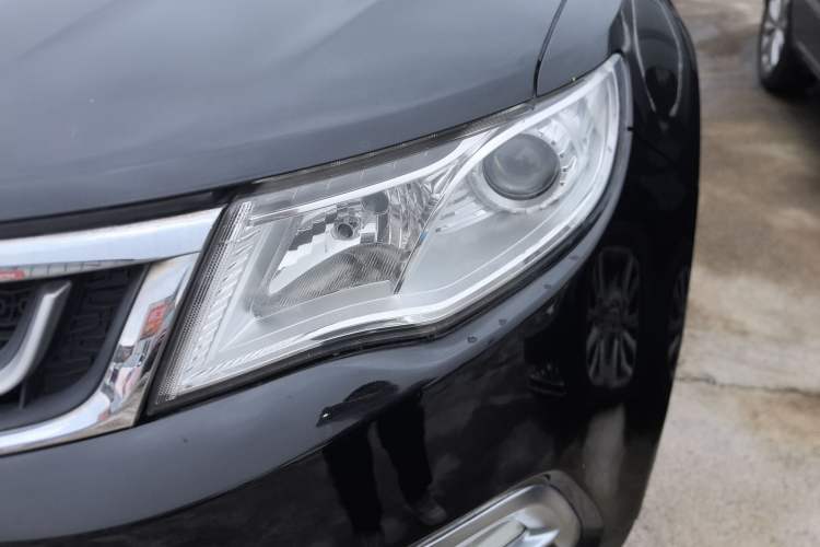 Used Geely Auto Emgrand X7 Sport 2016 2.0L Manual Smart Connect Version Left Front Headlight