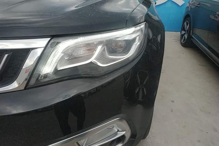 Used Geely Auto Emgrand X7 Sport 2016 1.8TD Automatic ZhiZun Version Left Front Headlight