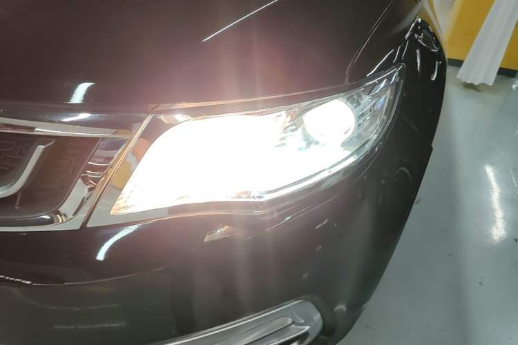 Used Geely Auto Emgrand X7 Sport 2016 1.8TD Automatic ZhiShang Model Left Front Headlight