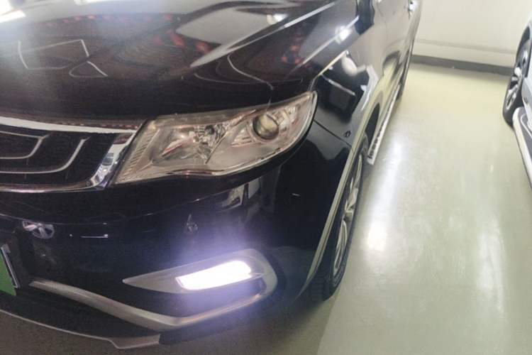 Used Geely Auto Emgrand X7 Sport 2016 2.0L Manual Smart Connect Version Left Front Headlight