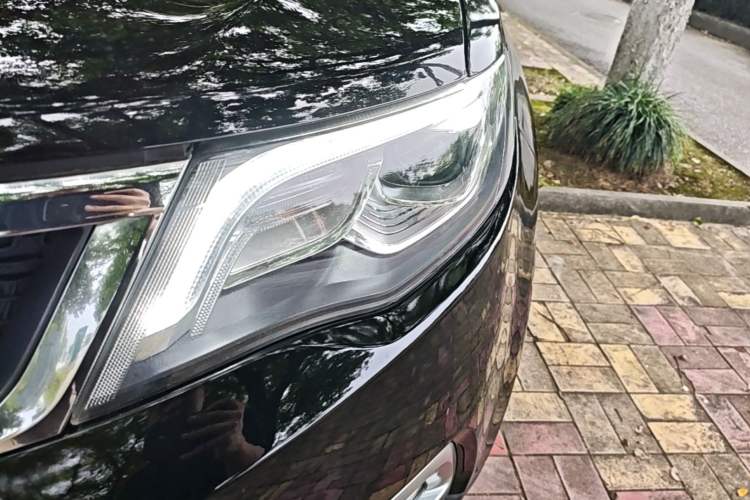 Used Geely Auto Emgrand X7 Sport 2016 1.8TD Automatic All-Wheel-Drive ZhiZun Edition Left Front Headlight