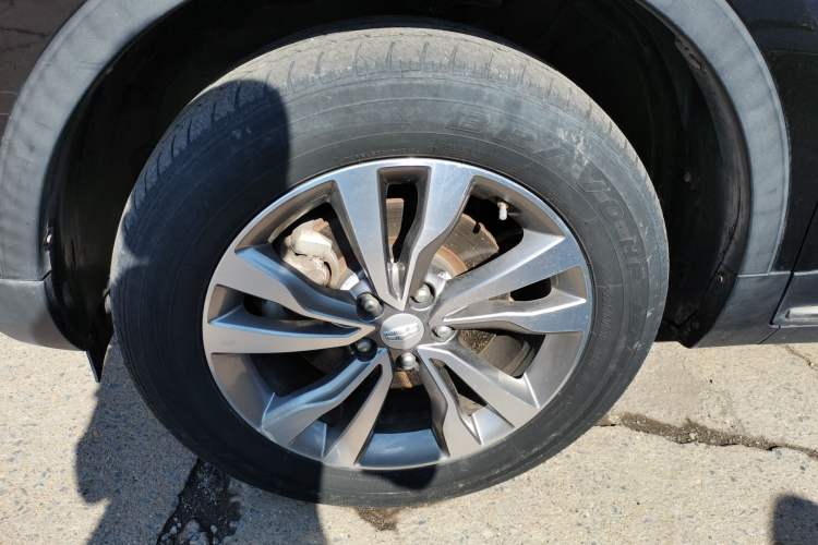 Used Geely Auto Emgrand X7 Sport 2016 1.8TD Automatic Smart Model Left Front Wheel Hub