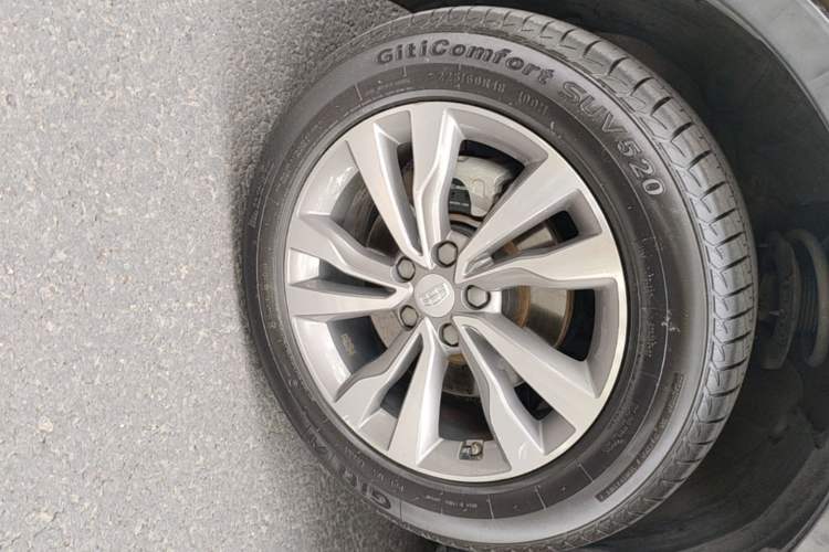 Used Geely Auto Emgrand X7 Sport 2016 1.8TD Automatic Smart Model Left Front Wheel Hub