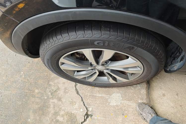 Used Geely Auto Emgrand X7 Sport 2016 1.8TD Automatic ZhiZun Version Left Front Wheel Hub