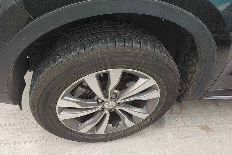 Used Geely Auto Emgrand X7 Sport 2016 1.8TD Automatic ZhiZun Version Left Front Wheel Hub