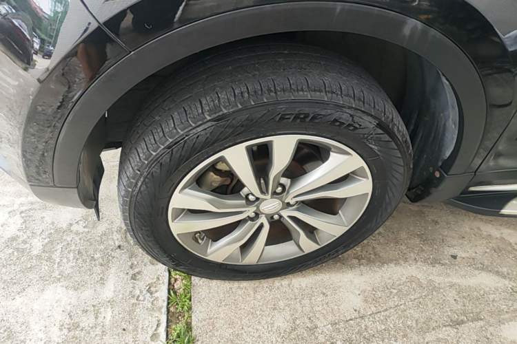 Used Geely Auto Emgrand X7 Sport 2016 1.8TD Automatic Smart Model Left Front Wheel Hub