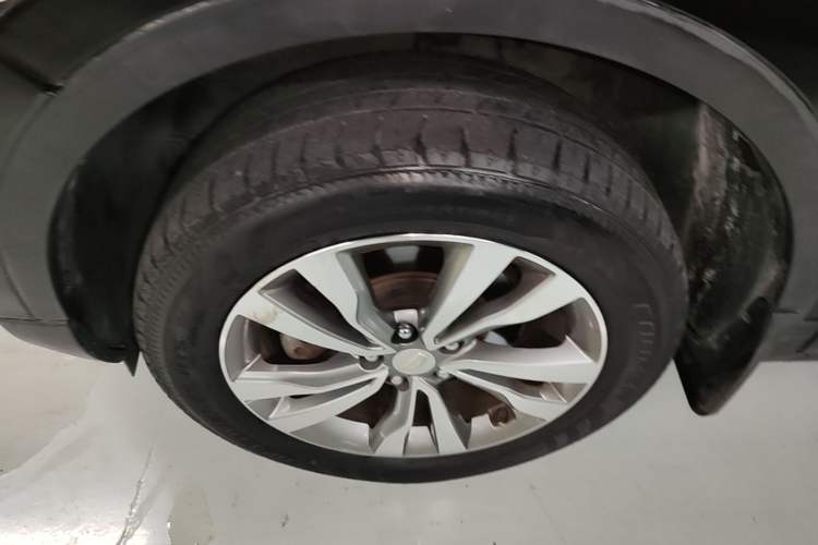 Used Geely Auto Emgrand X7 Sport 2016 1.8TD Automatic ZhiShang Model Left Front Wheel Hub