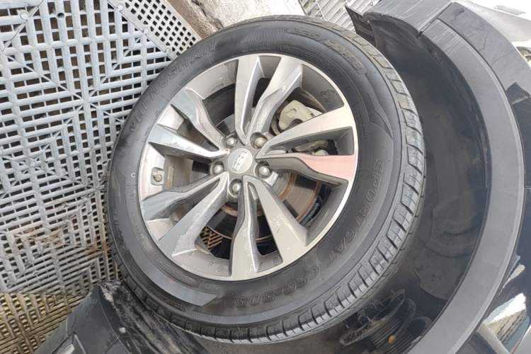 Used Geely Auto Emgrand X7 Sport 2016 2.0L Manual ZhiShang Version Left Front Wheel Hub