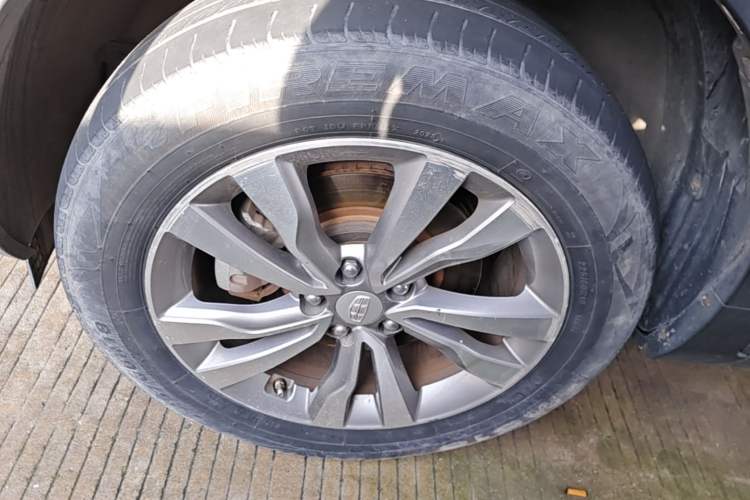 Used Geely Auto Emgrand X7 Sport 2016 1.8TD Automatic ZhiZun Version Left Front Wheel Hub