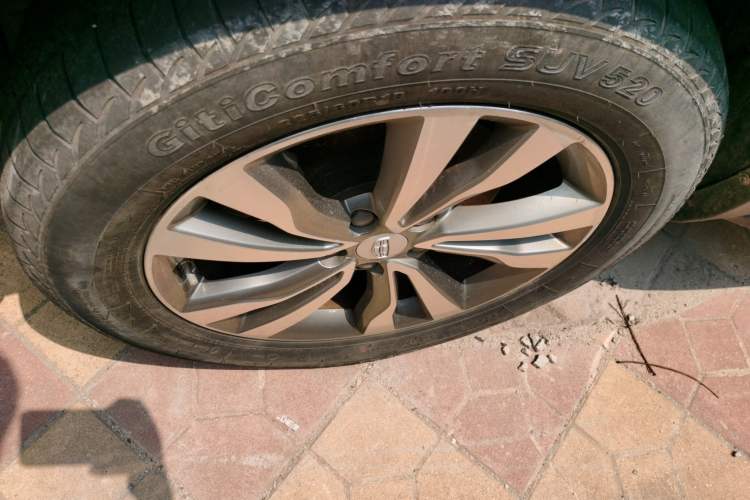 Used Geely Auto Emgrand X7 Sport 2016 1.8TD Automatic Smart Model Left Front Wheel Hub