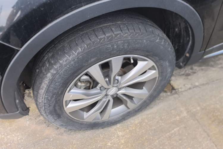 Used Geely Auto Emgrand X7 Sport 2016 1.8TD Automatic ZhiShang Model Left Front Wheel Hub