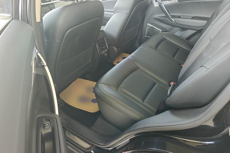 Used Geely Auto Emgrand X7 Sport 2016 1.8TD Automatic ZhiShang Model Left Rear Seat