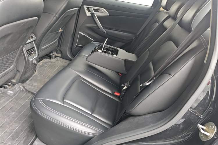 Used Geely Auto Emgrand X7 Sport 2016 1.8TD Automatic Smart Model Left Rear Seat