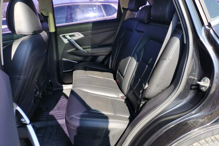 Used Geely Auto Emgrand X7 Sport 2016 1.8TD Automatic Smart Model Left Rear Seat