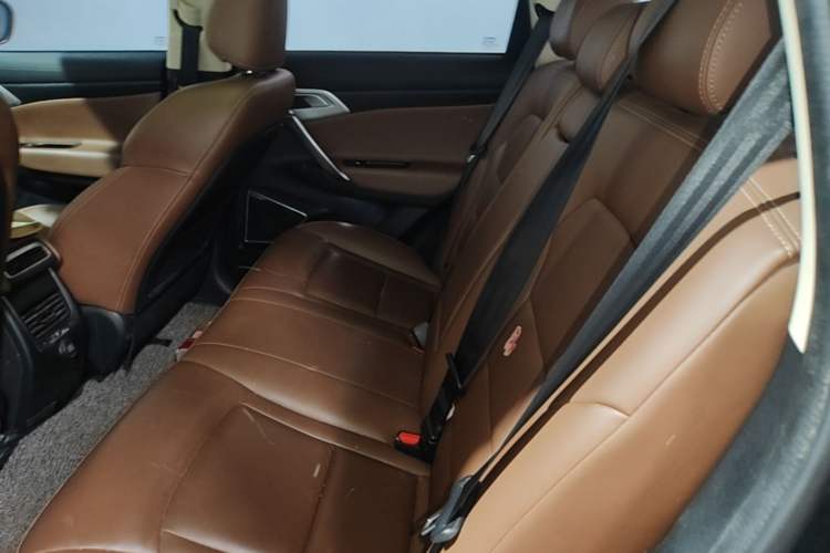 Used Geely Auto Emgrand X7 Sport 2016 1.8TD Automatic ZhiZun Version Left Rear Seat