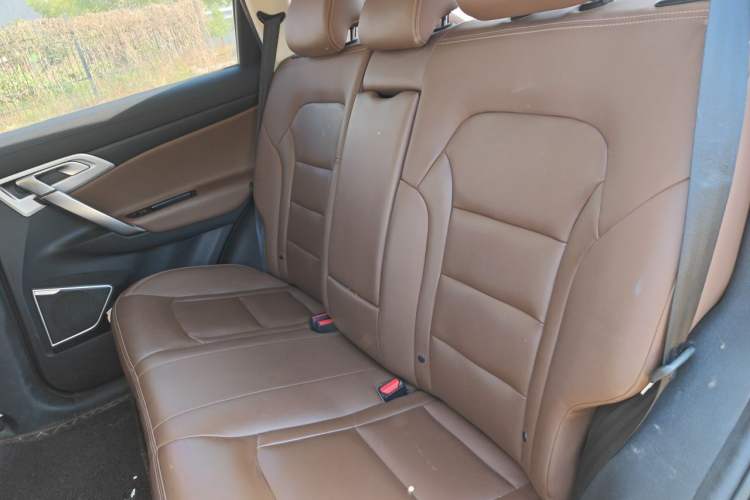 Used Geely Auto Emgrand X7 Sport 2016 1.8TD Automatic ZhiZun Version Left Rear Seat
