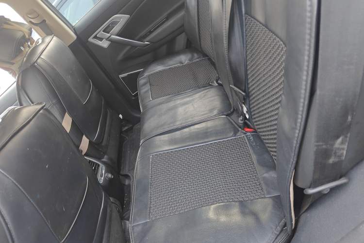 Used Geely Auto Emgrand X7 Sport 2016 1.8TD Automatic Smart Model Left Rear Seat