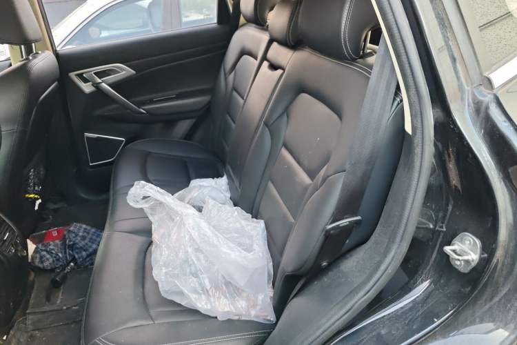Used Geely Auto Emgrand X7 Sport 2016 1.8TD Automatic Smart Connectivity Version Left Rear Seat