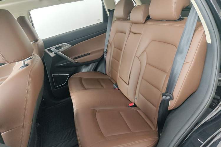 Used Geely Auto Emgrand X7 Sport 2016 1.8TD Automatic ZhiZun Version Left Rear Seat
