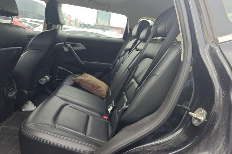 Used Geely Auto Emgrand X7 Sport 2016 1.8TD Automatic Smart Connectivity Version Left Rear Seat