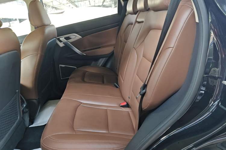 Used Geely Auto Emgrand X7 Sport 2016 1.8TD Automatic ZhiZun Version Left Rear Seat