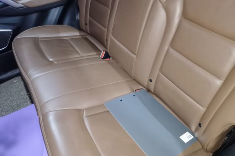 Used Geely Auto Emgrand X7 Sport 2016 1.8TD Automatic ZhiZun Version Left Rear Seat