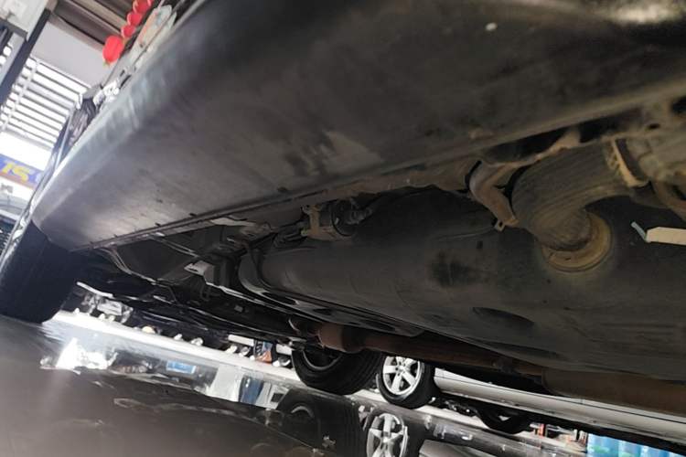Used Geely Auto Emgrand X7 Sport 2016 1.8TD Automatic ZhiShang Model Left Side Sill
