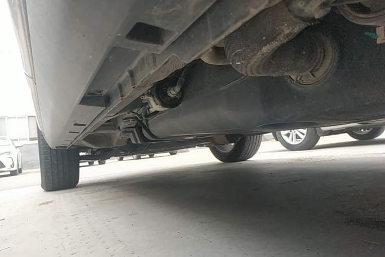 Used Geely Auto Emgrand X7 Sport 2016 1.8TD Automatic ZhiZun Version Left Side Sill
