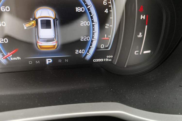 Used Geely Auto Emgrand X7 Sport 2016 1.8TD Automatic ZhiZun Version Odometer Close Up